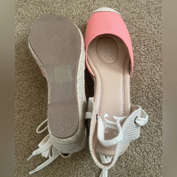 Journee Collection coral color wedges shoes size 7 - Picture 2 of 3